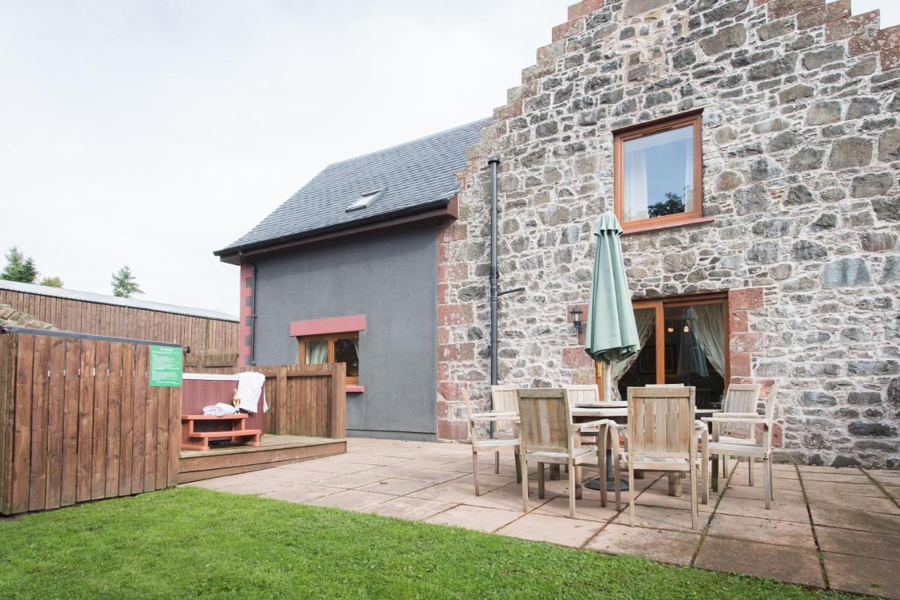 The Granary With Hot Tub Villa Forgandenny Eksteriør billede